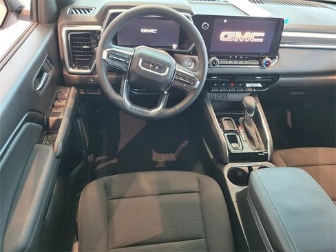 New 2025 GMC Canyon Elevation image 8