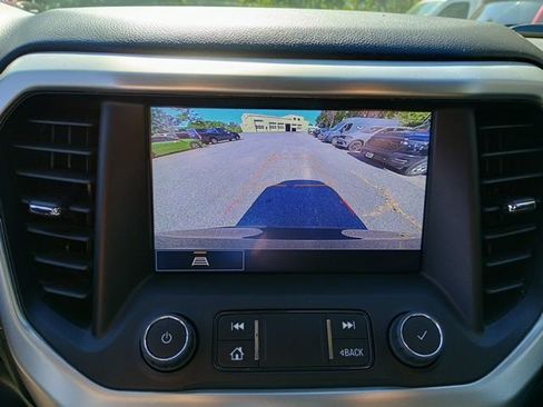 Used 2023 GMC Acadia SLT image 32