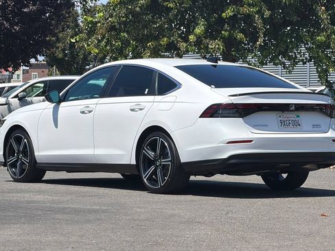 Used 2025 Honda Accord Sport image 6