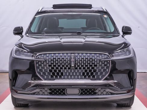 Used 2025 Lincoln Aviator 2WD image 4