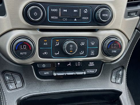 Used 2020 GMC Yukon XL Denali RWD image 12
