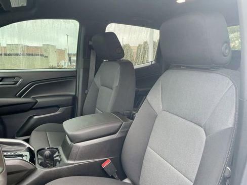 Used 2025 Chevrolet Colorado W/T w/ Advanced Trailering Package image 11