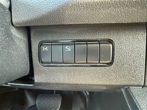 Used 2019 Mercedes-Benz Sprinter 2500 image 28