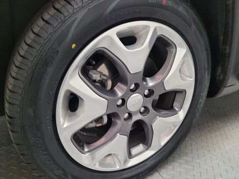 Used 2021 Jeep Compass Limited FWD image 31