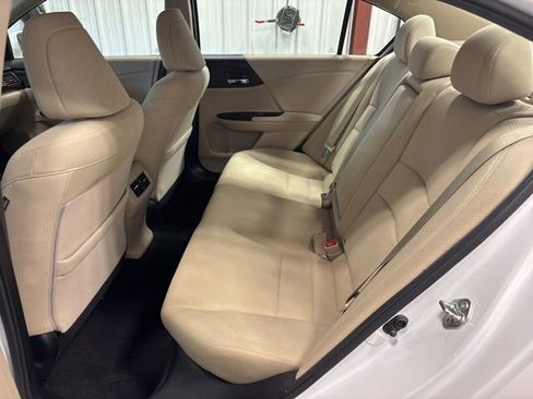 Used 2016 Honda Accord EX image 16