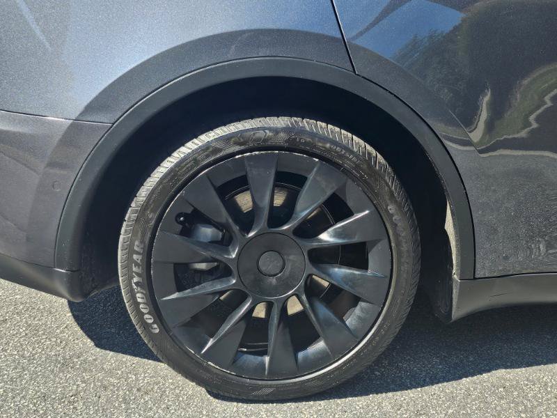Used 2022 Tesla Model Y Long Range AWD/4WD image 16