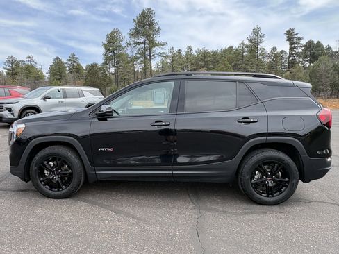 Used 2023 GMC Terrain AT4 image 8