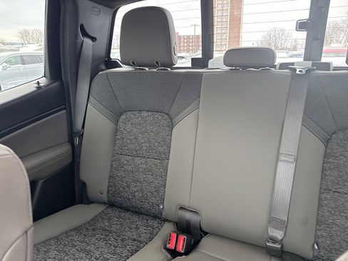 Used 2024 Chevrolet Colorado ZR2 w/ Technology Package image 15