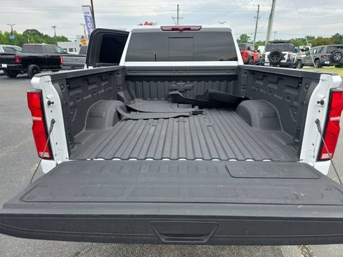 Used 2025 Chevrolet Silverado 2500 LT w/ Trail Boss Package AWD/4WD image 13