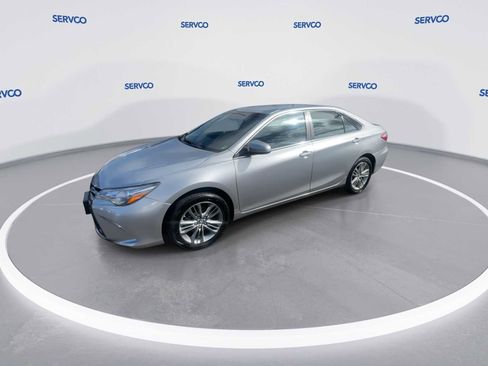 Used 2017 Toyota Camry SE image 4