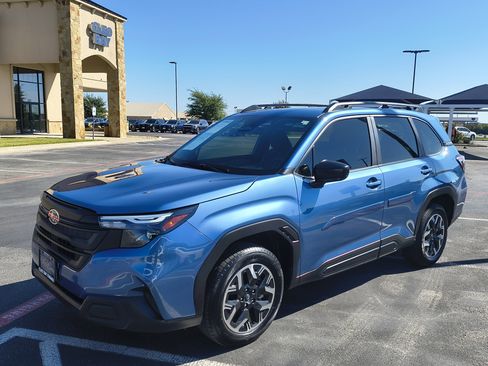 Used 2025 Subaru Forester image 3