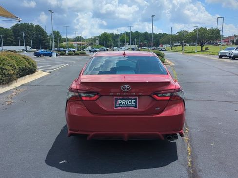 Used 2023 Toyota Camry SE FWD image 7