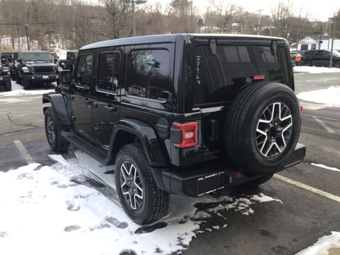 New 2026 Jeep Wrangler Unlimited Sahara image 5