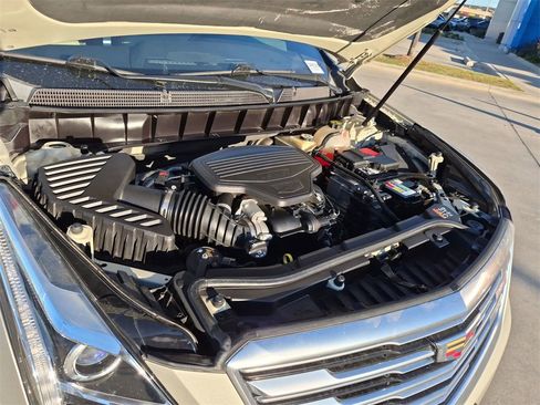 Used 2017 Cadillac XT5 Luxury image 25