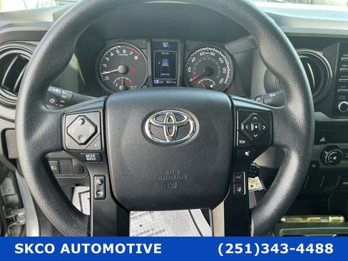 Used 2022 Toyota Tacoma SR w/ SR Convenience Package RWD image 18