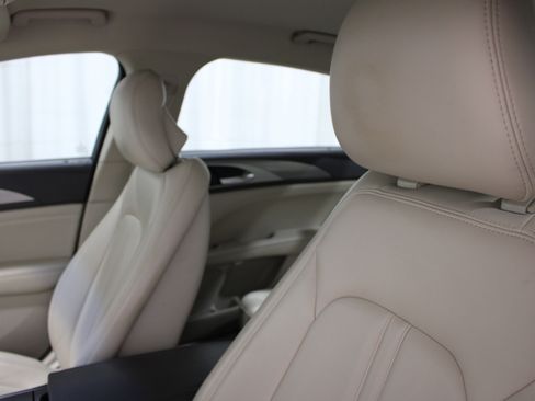 Used 2017 Lincoln MKZ Premiere image 4