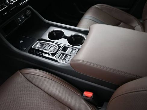 Used 2025 Honda Pilot Elite image 9
