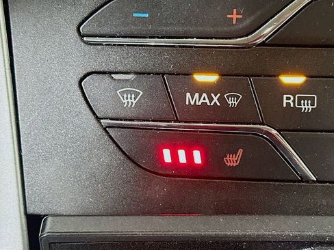 Used 2019 Ford Edge SEL w/ Equipment Group 201A image 19