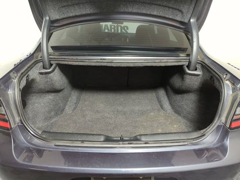 Used 2018 Dodge Charger SXT image 18