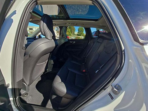 Used 2025 Volvo XC60 B5 Core image 21