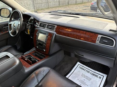 Used 2014 Chevrolet Suburban LTZ image 24