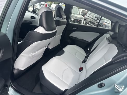 Used 2021 Toyota Prius Limited w/ Premium Convenience Package FWD image 19