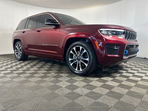 Used 2022 Jeep Grand Cherokee Overland w/ Advanced Protech Group III AWD/4WD image 1