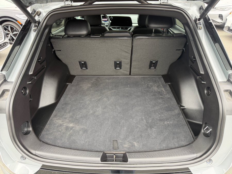 Used 2024 Chevrolet Equinox EV RS FWD image 44