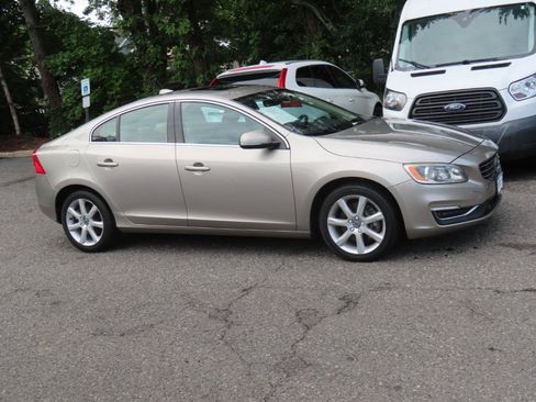 Used 2016 Volvo S60 T5 Premier w/ Climate Package AWD/4WD image 20