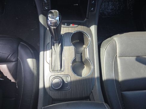 Used 2018 GMC Acadia SLT image 17