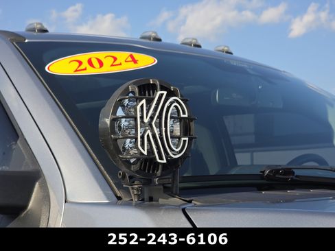 Used 2024 Ford F350 Lariat w/ Lariat Ultimate Package AWD/4WD image 55
