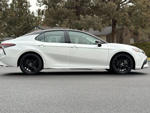 Used 2024 Toyota Camry XSE w/ Navigation Package image 3