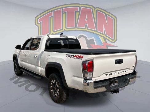 Certified 2022 Toyota Tacoma TRD Off-Road AWD/4WD image 4