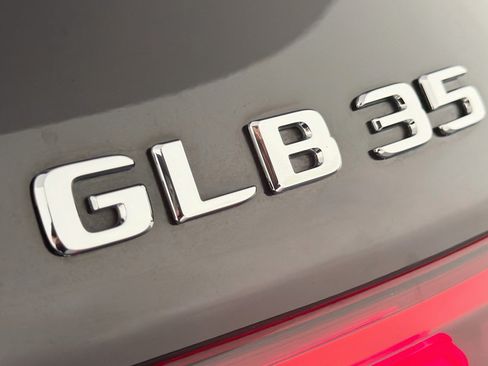 Used 2023 Mercedes-Benz GLB 35 AMG 4MATIC image 8