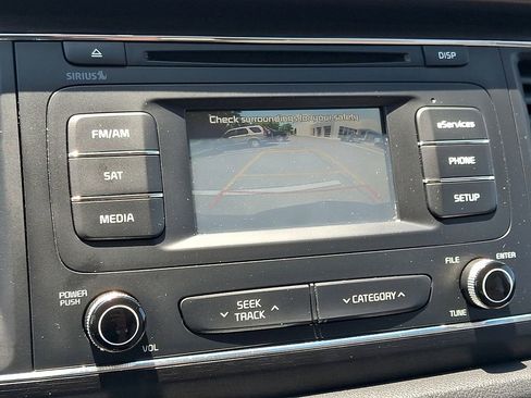Used 2016 Kia Sedona LX w/ LX Convenience Package FWD image 19