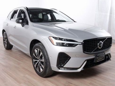 Certified 2025 Volvo XC60 B5 Plus image 3