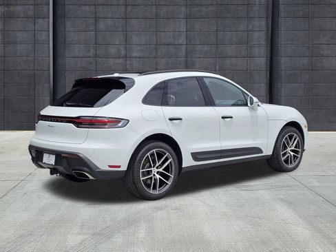 Used 2026 Porsche Macan AWD/4WD image 8