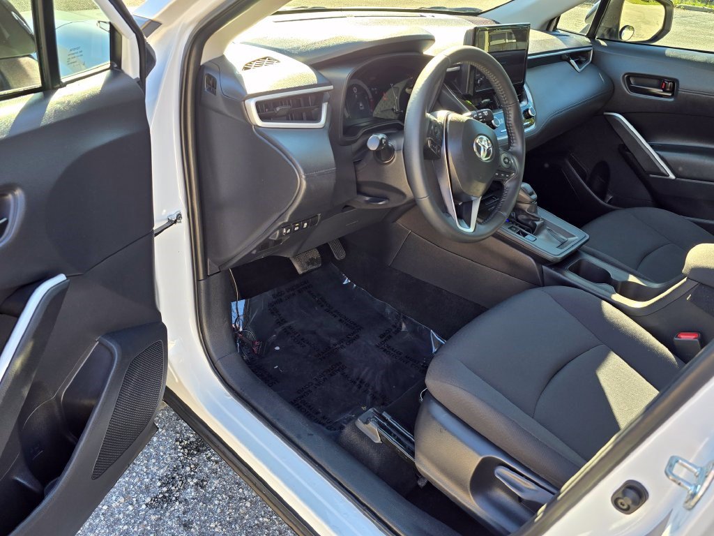Used 2026 Toyota Corolla Cross LE FWD image 15