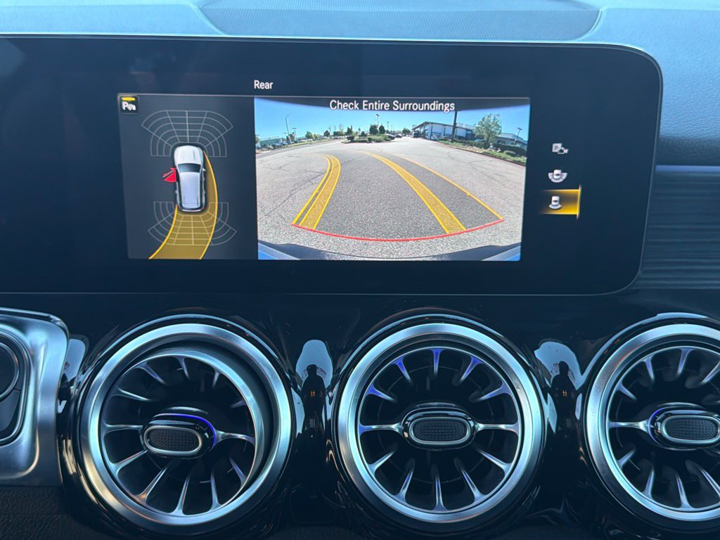 Used 2023 Mercedes-Benz EQB 300 4MATIC image 29