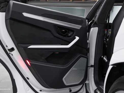 New 2025 Lamborghini Urus SE image 37