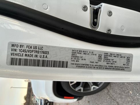 Used 2024 Jeep Wagoneer Series III image 30