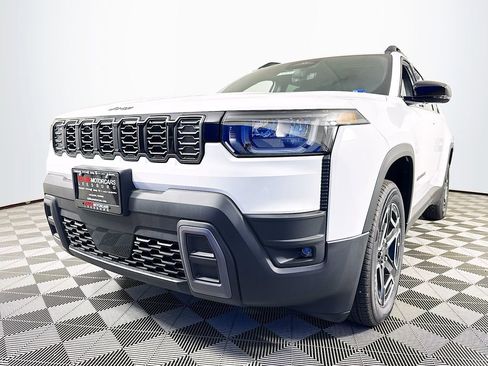 Used 2026 Jeep Cherokee Limited AWD/4WD image 3