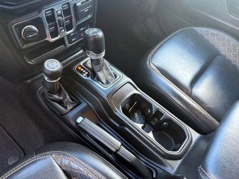 Used 2023 Jeep Wrangler Unlimited Sahara AWD/4WD image 44