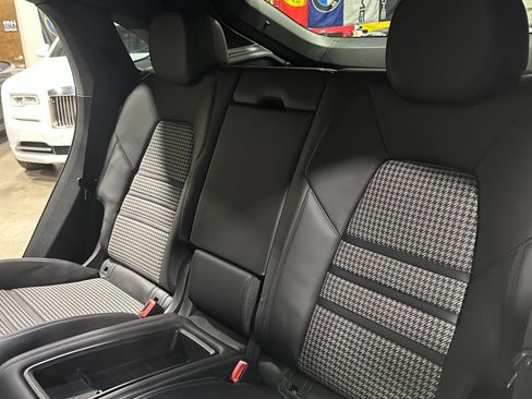 Used 2021 Porsche Cayenne Turbo S image 21