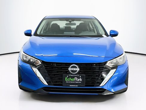 Used 2025 Nissan Sentra SV FWD image 2