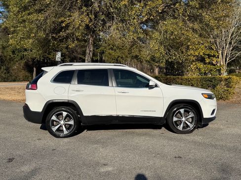 Used 2019 Jeep Cherokee Limited image 7