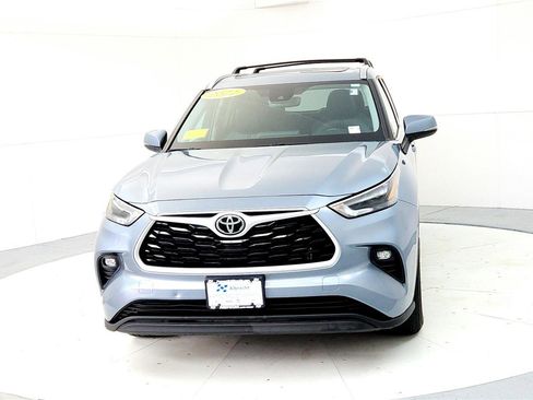 Certified 2022 Toyota Highlander XLE image 8