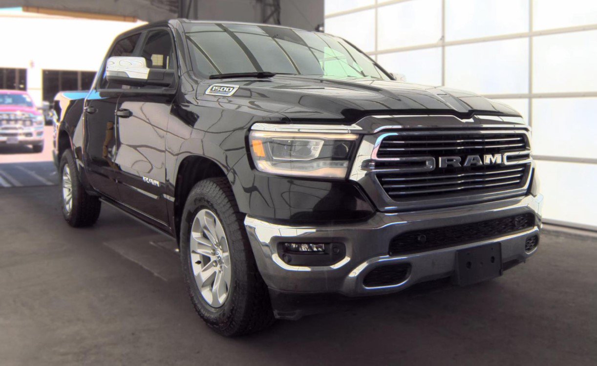 Used 2023 RAM 1500 Laramie AWD/4WD image 2