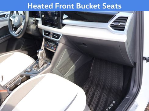 New 2026 Volkswagen Taos SE image 10