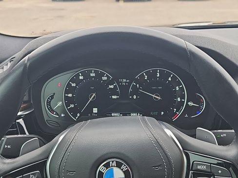 Used 2019 BMW 530i w/ Convenience Package RWD image 14